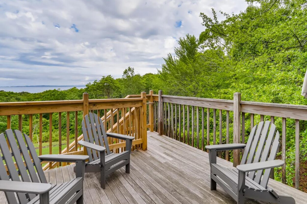 Waterview Vineyard Haven interior detail